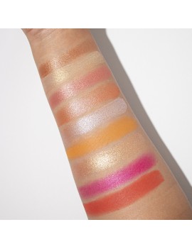 Revolution palette flwaless romance